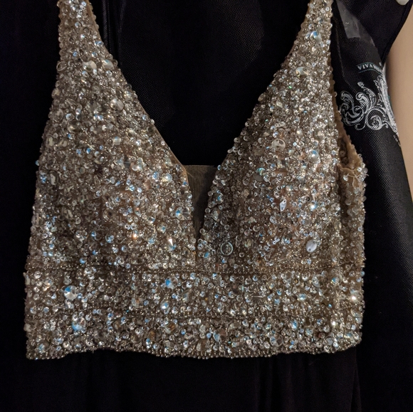 Formal dress - Picture 3 of 10